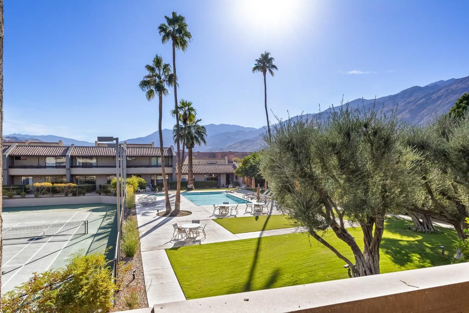 Midtown Mountain View Villa House in Palm Springs