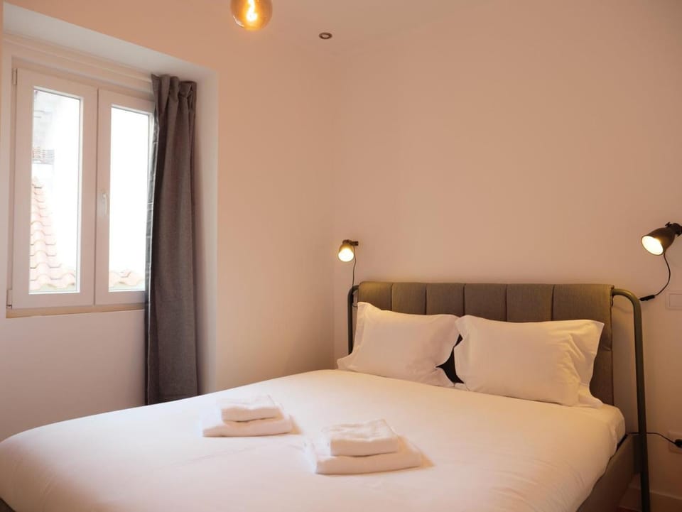 Stylish 2BR Castle View - Central | By Airnest Apartment in Lisbon
