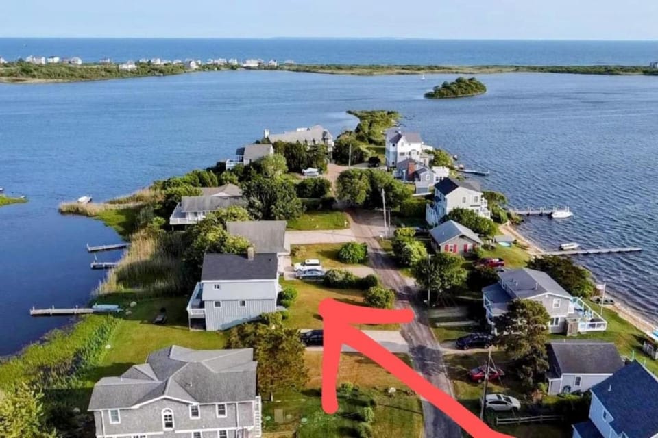 Waterfront Salt Pond House, water view and dock House in Charleston