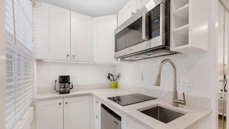 Calusa Suite by Last Key Realty House in Key West