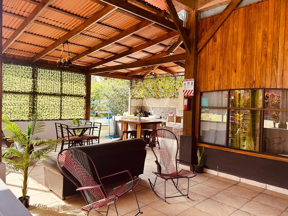Volcano Refuge House Apartment in La Fortuna
