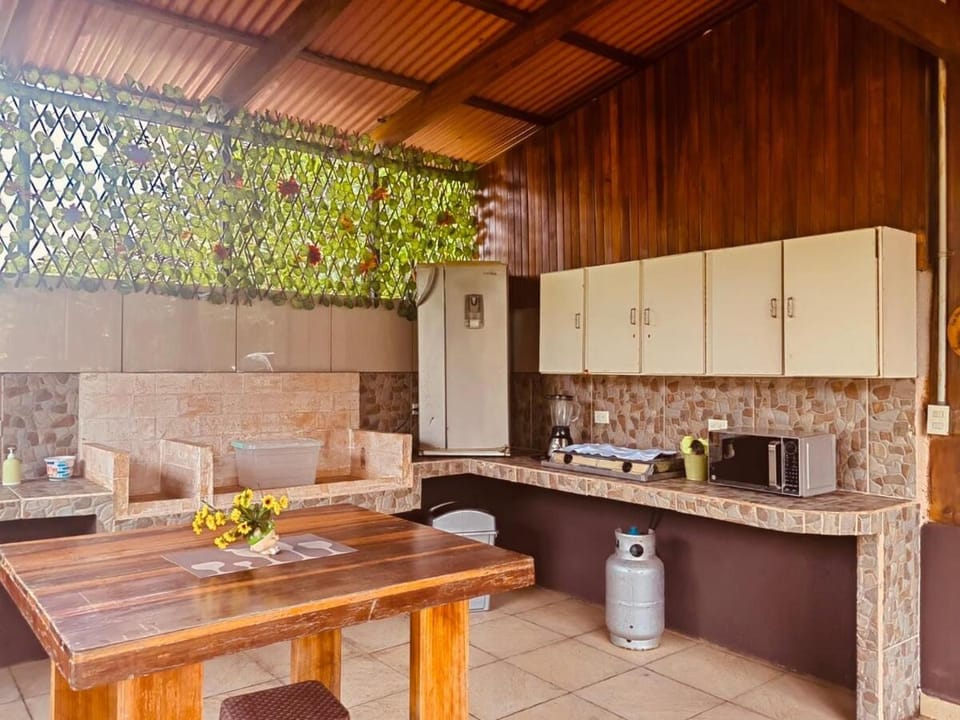 Volcano Refuge House Apartment in La Fortuna