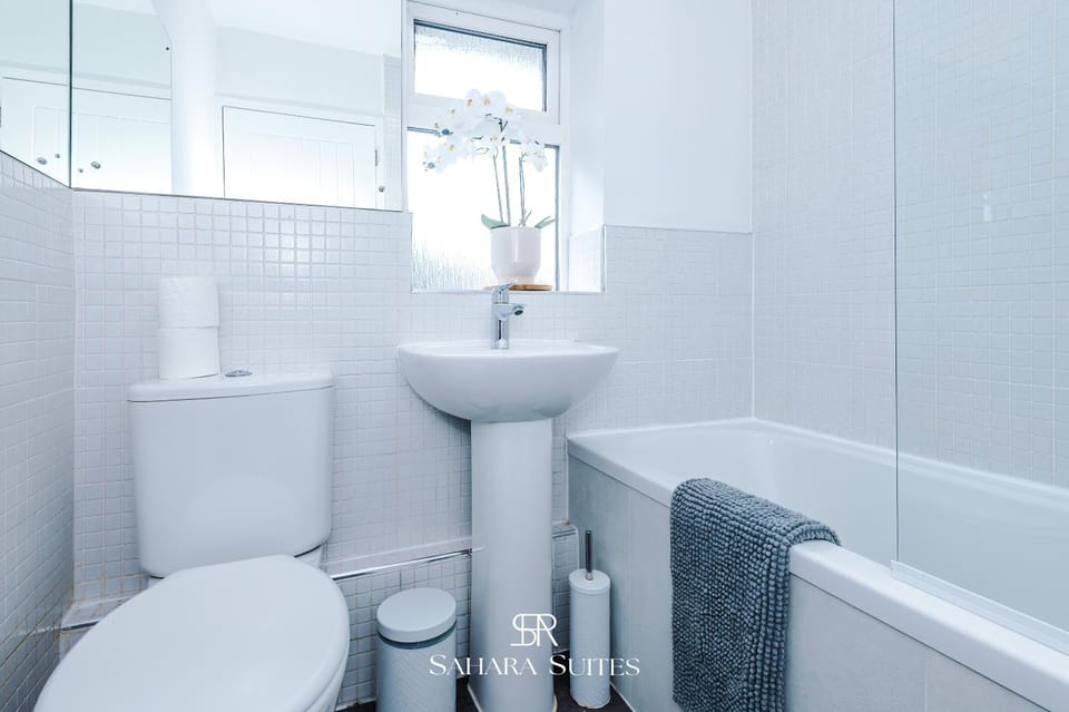 Shower, Toilet, Bathroom, Bath, towels