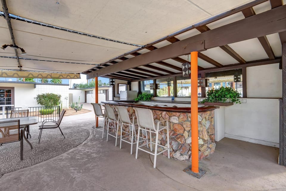 Ocotillo Art Lounge - 1BR Posh Condo in South PS House in Palm Springs