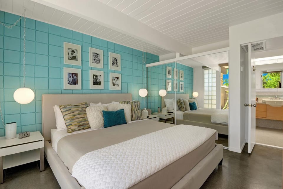 Ocotillo Lodge Retropad-1BR Bungalow South PS House in Palm Springs