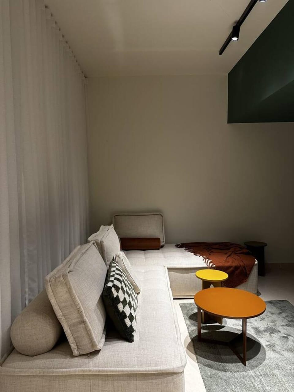 Jazz 3BR Sin El Fil Apartment in Africa