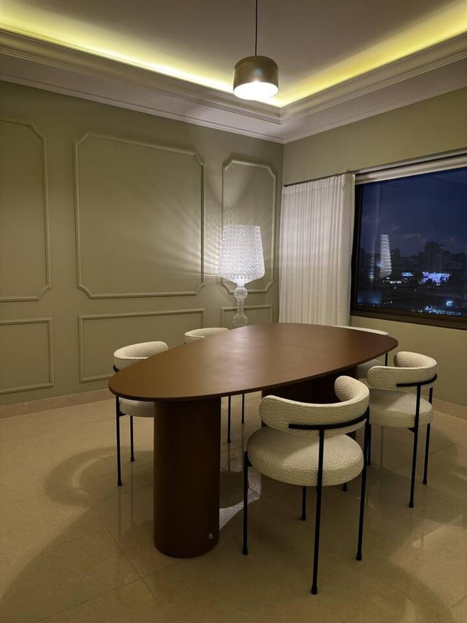 Jazz 3BR Sin El Fil Apartment in Africa