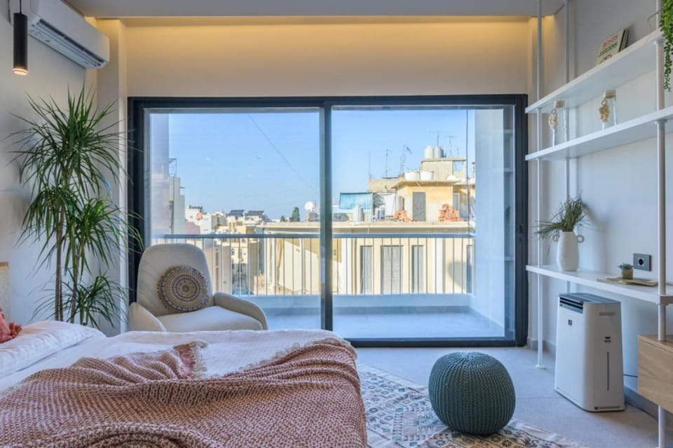 Bed, View (from property/room), Balcony/Terrace, Photo of the whole room, Bedroom, air conditioner
