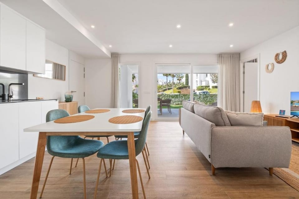 Luxurius ground floor apartment - Alcazaba Lagoon Apartment in Costa del Sol