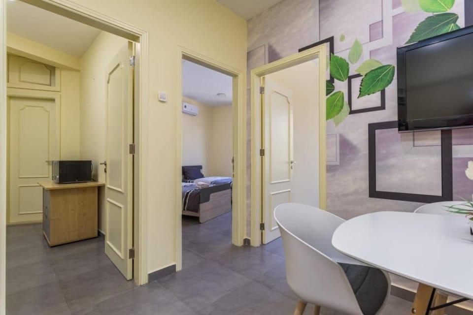 TV and multimedia, Living room, Bedroom, air conditioner