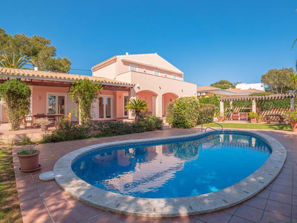 Property building, Pool view