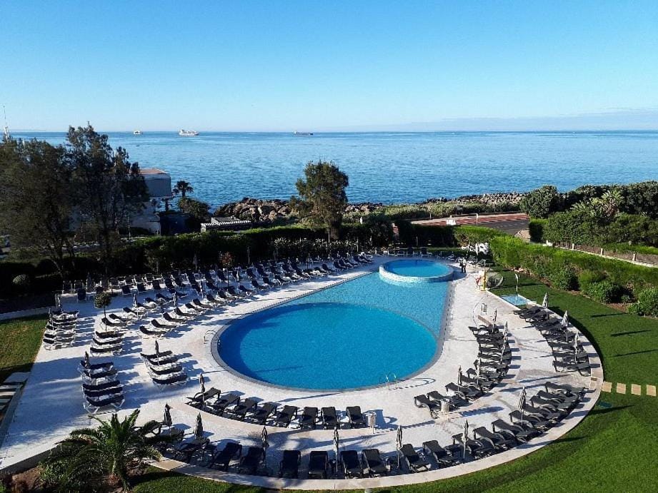 Junior suite pour 4 dans hotel VILA GALE CASCAIS PORTUGAL Apartment in Cascais