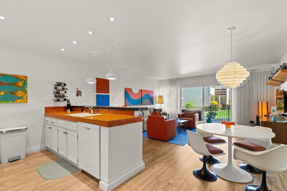 Kitchen or kitchenette, Living room, Dining area