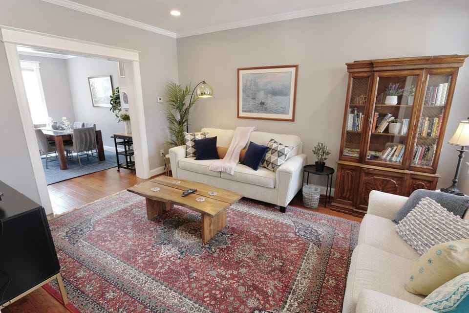 Taylor St Townhouse - Private Parking House in District of Columbia