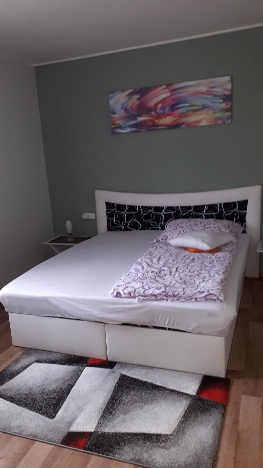 Bed, Bedroom