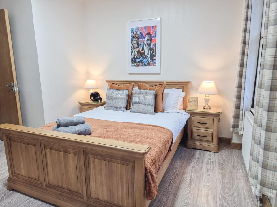 Bed, Other, Bedroom, towels