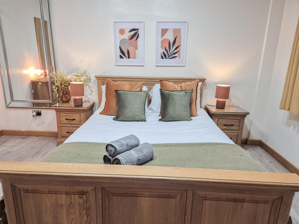 Bed, Other, Bedroom, towels