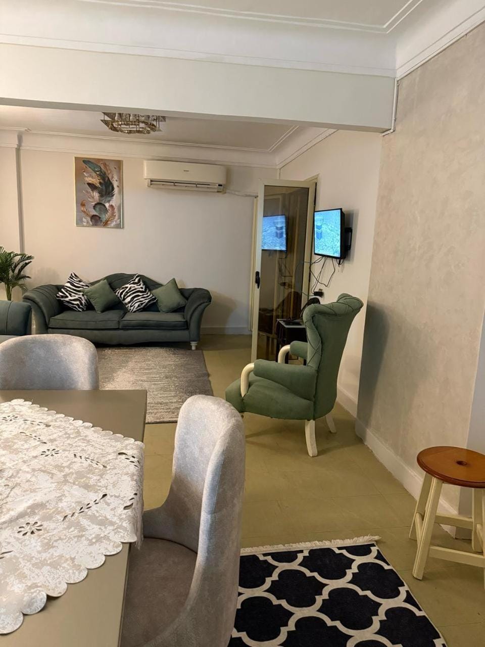 Living room, Seating area