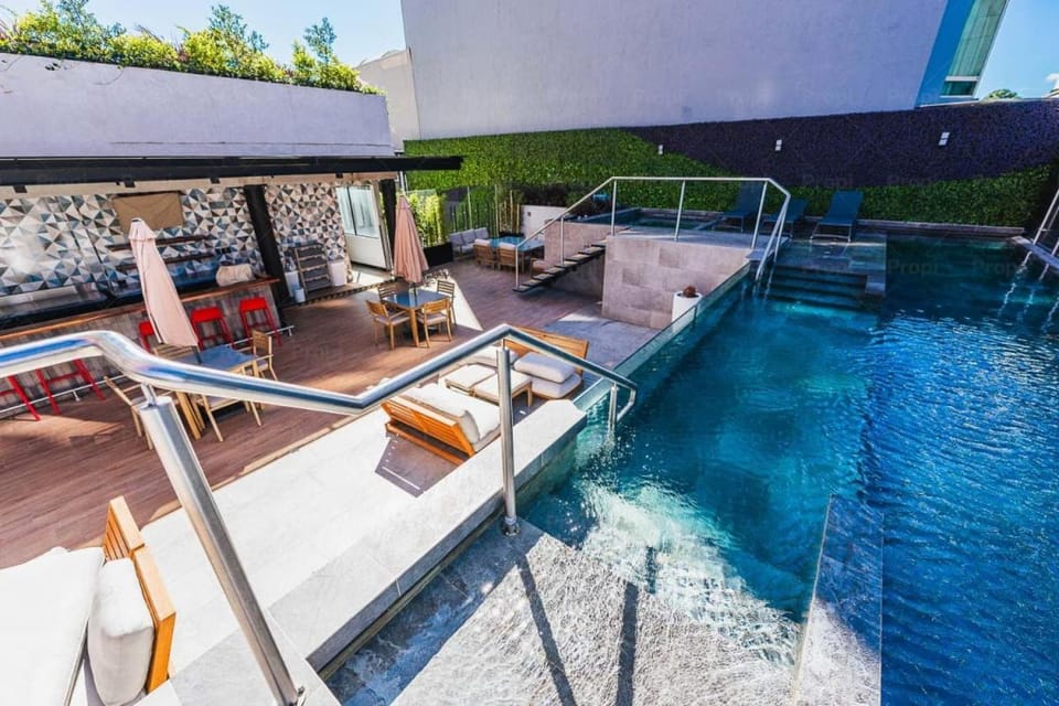 Hot Tub, Swimming pool