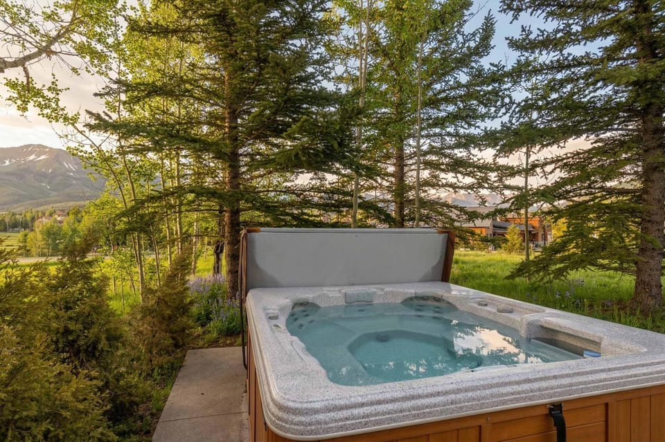 Spacious Telluride Retreat with Private Hot Tub House in Telluride