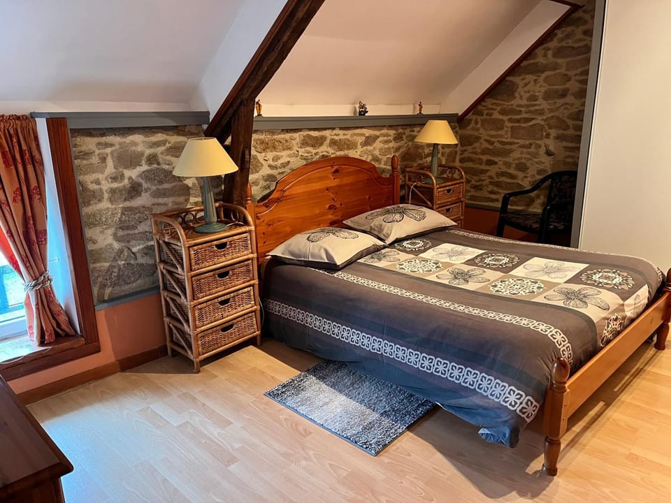 Bed, Photo of the whole room