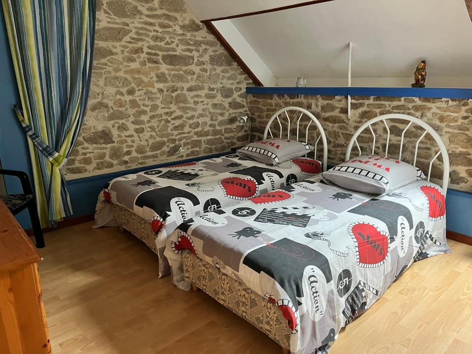 Bed, Photo of the whole room