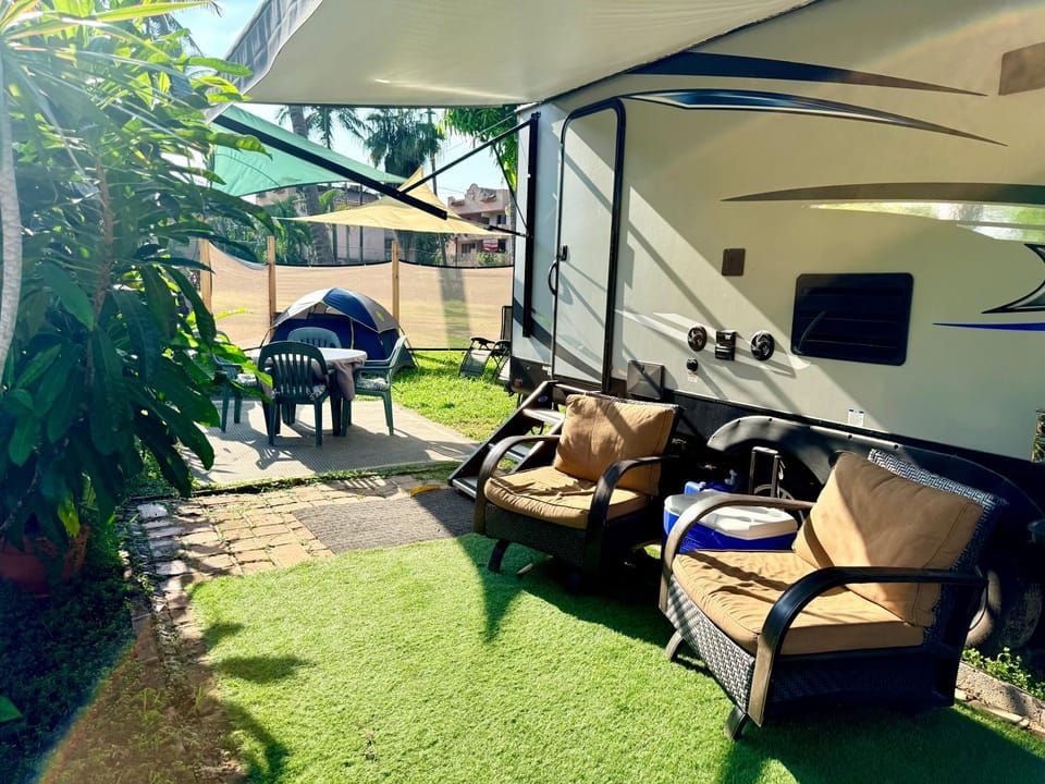 Patio, Day, Garden, Seating area, Evening entertainment, Garden view