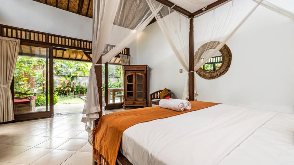 Photo of the whole room, Bedroom, Garden view