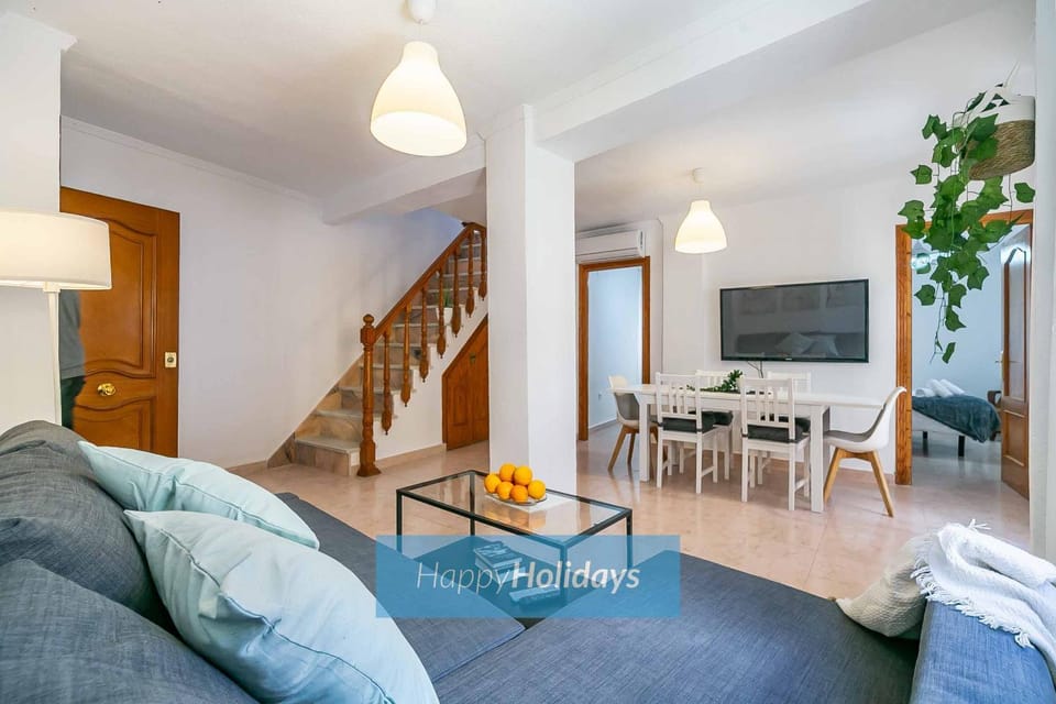 TV and multimedia, Living room, Dining area, air conditioner