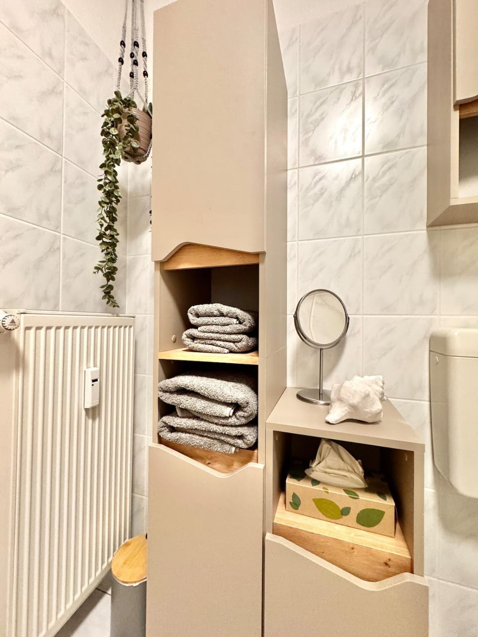 Bathroom, towels