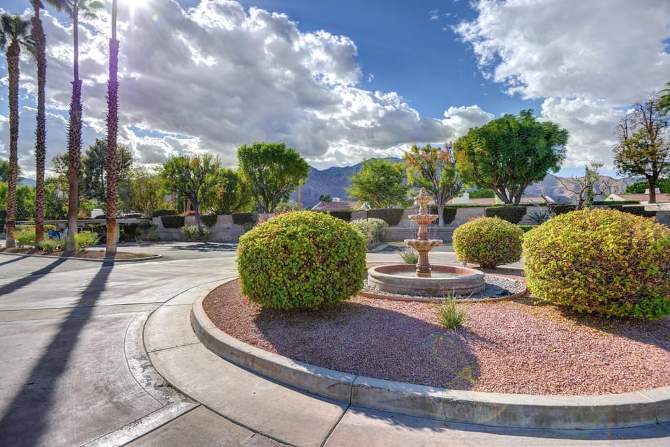 Mesquite Work Play Oasis House in Palm Springs