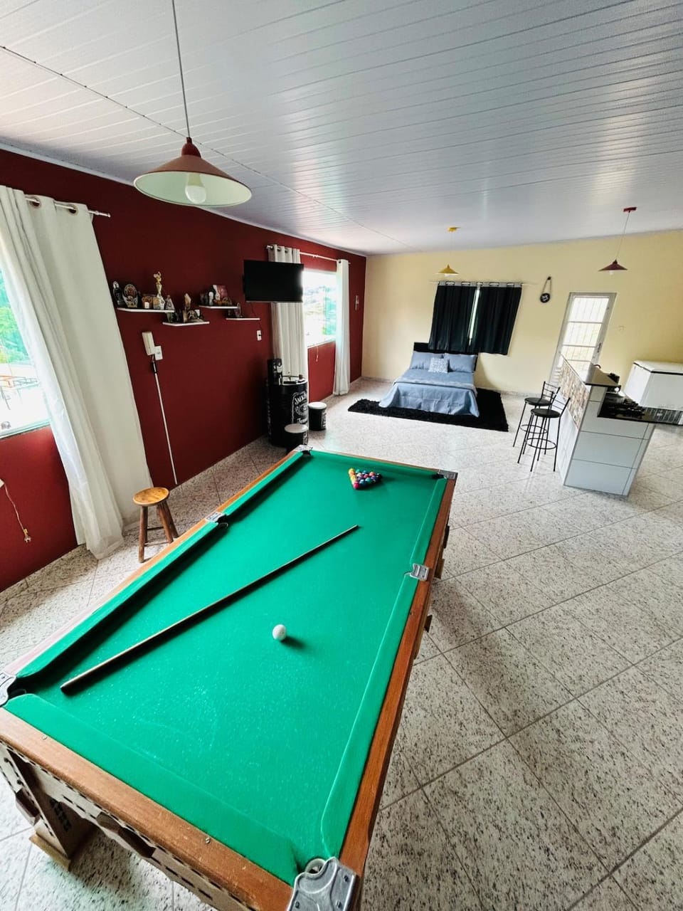 Bed, Billiard, Billiard, Game Room, Photo of the whole room, Bedroom