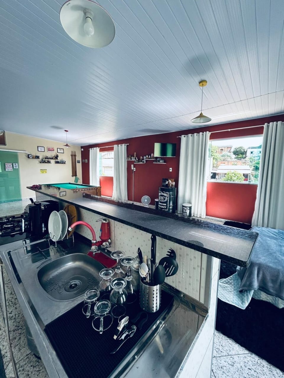 Kitchen or kitchenette, pet friendly, stove
