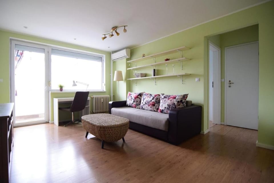 Living room, Photo of the whole room