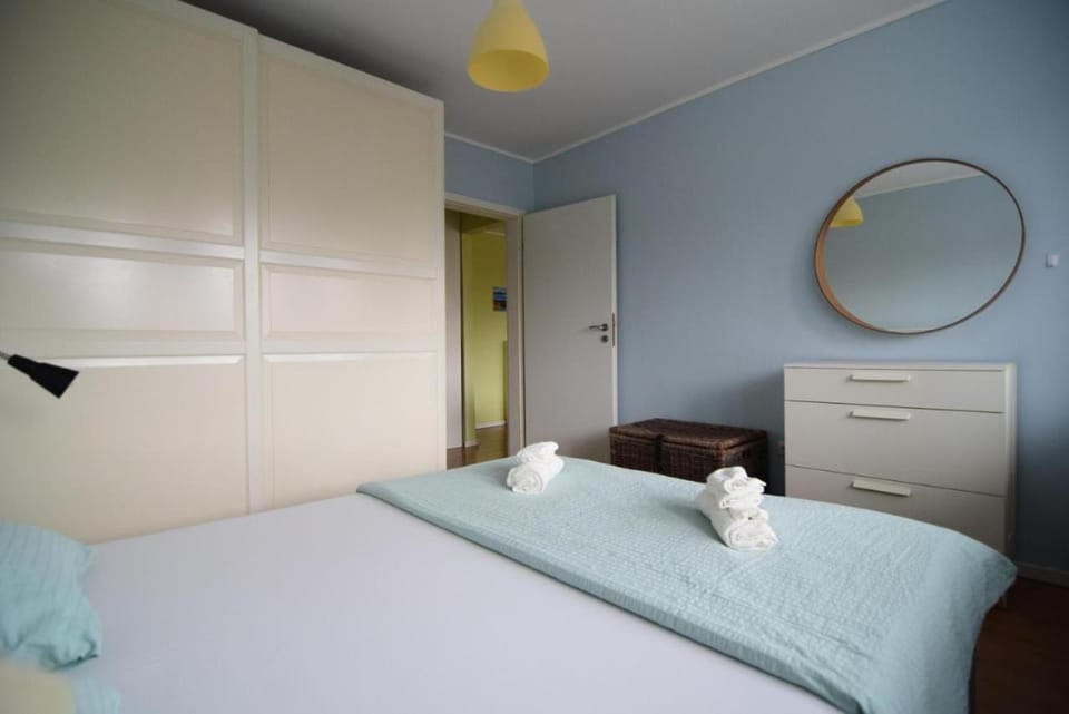 Bed, Photo of the whole room, Bedroom, towels, wardrobe