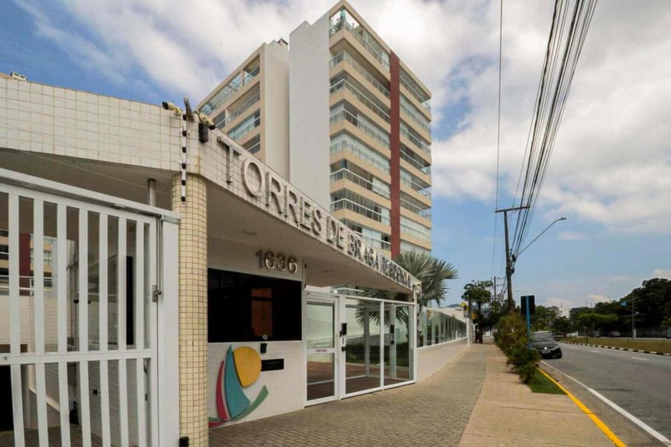 Property building, Facade/entrance, Off site