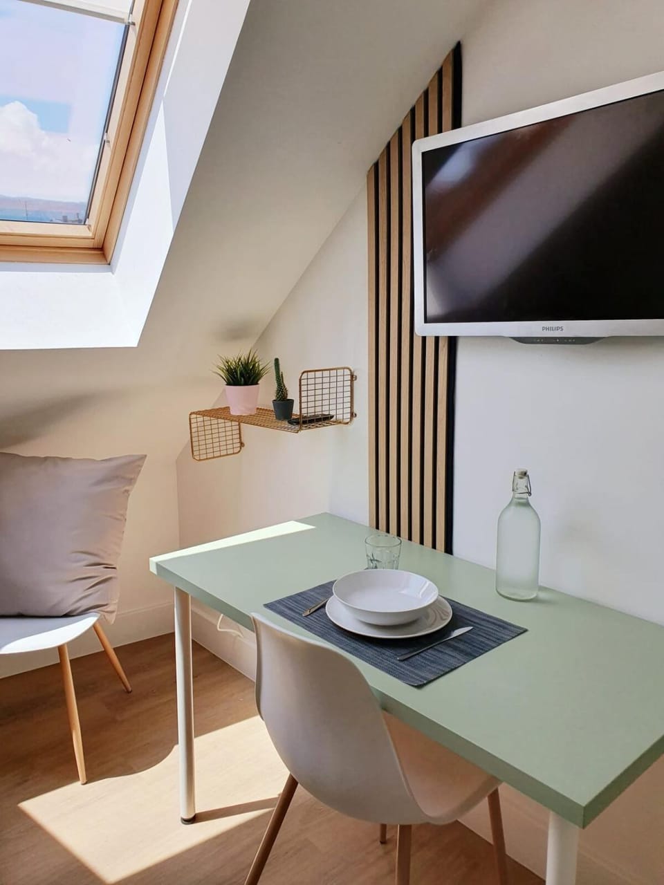 TV and multimedia, Dining area