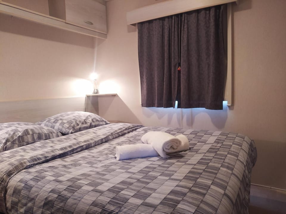 Mobile-Home tout Confort à 25min de St Etienne et Annonay House in Auvergne-Rhône-Alpes