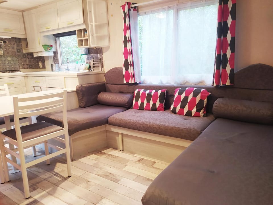 Mobile-Home tout Confort à 25min de St Etienne et Annonay House in Auvergne-Rhône-Alpes