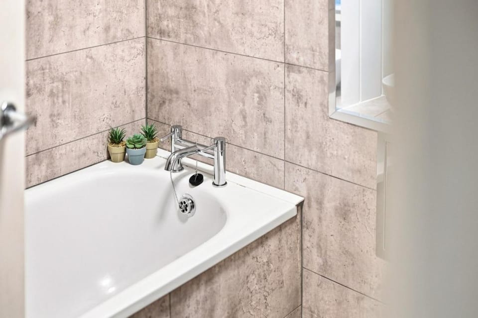 Bathroom, Bath