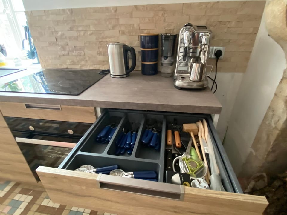 Coffee/tea facilities, Kitchen or kitchenette