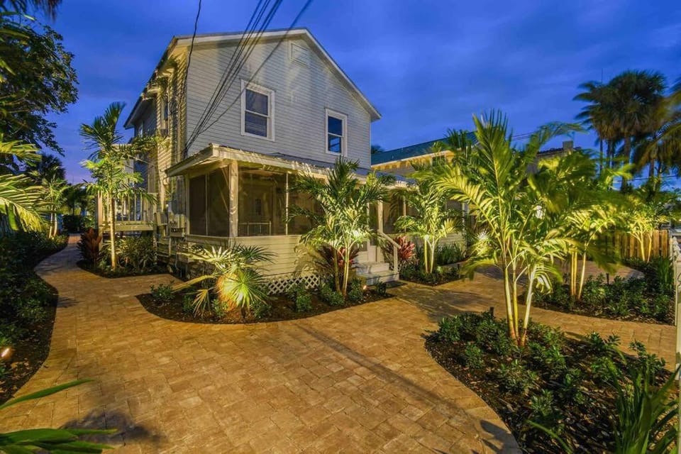 Camden Cottage # 4 - Downtown Stuart Apartment in Stuart