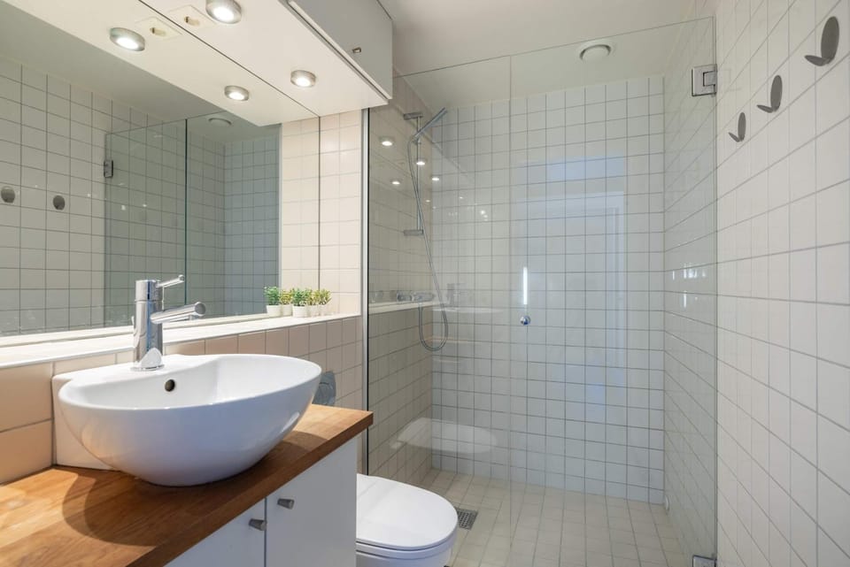 Memories From Norway l Tollbugata Retreat l Rooftop l Smart-TV l 6 Guests Apartment in Oslo