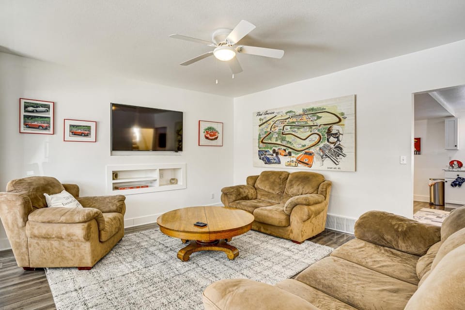 2 Mi to Road America: Pet-Friendly Duplex! House in Elkhart Lake