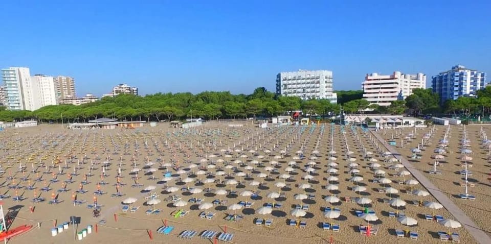 Property building, Day, sunbed