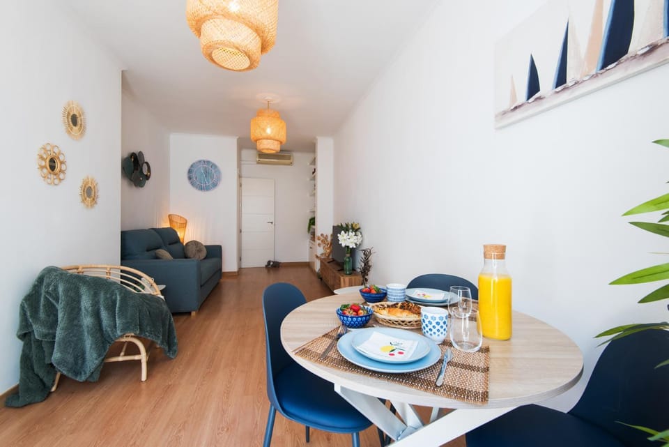 Living room, Photo of the whole room, Seating area, Dining area