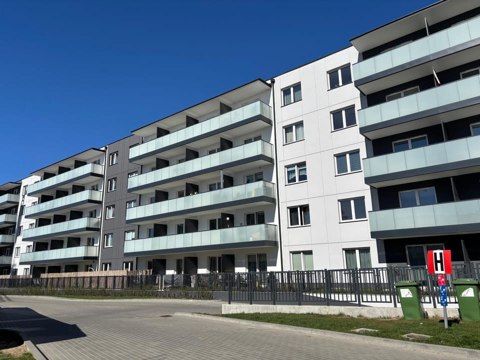Property building, Neighbourhood
