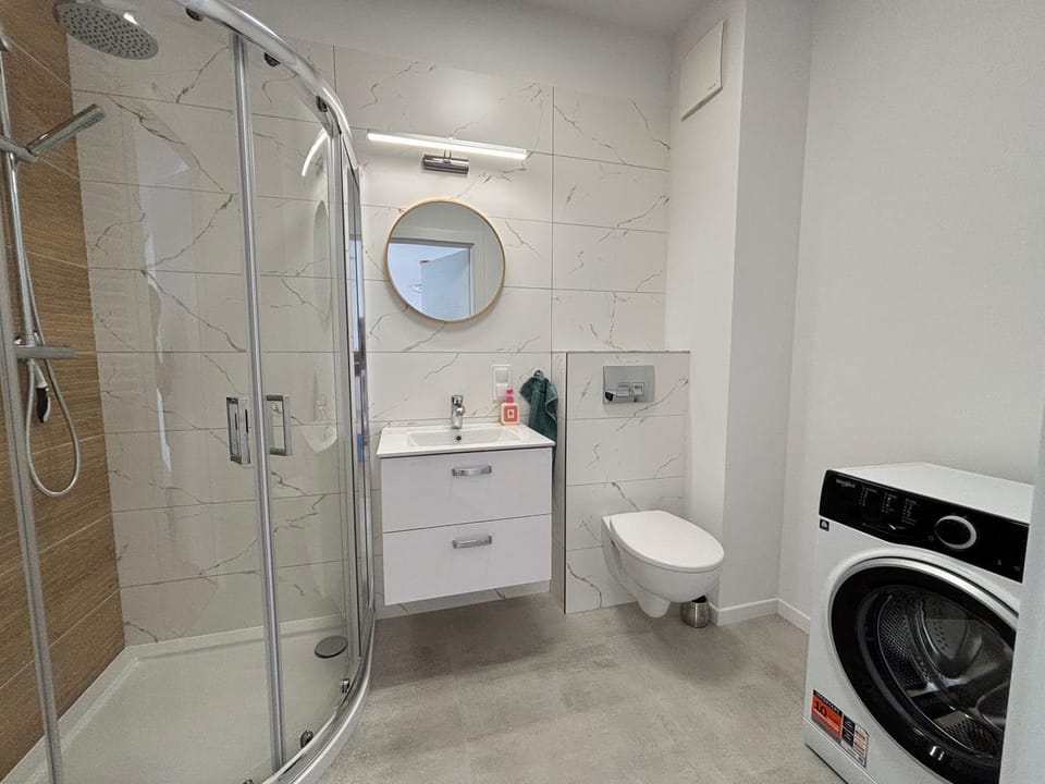Shower, Toilet, Bathroom, washing machine