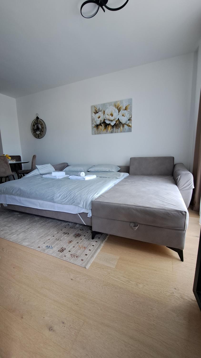 Bed, Living room, Seating area