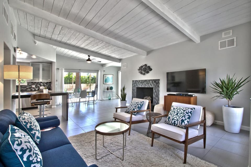 The Palm House - Magnesia Falls Cove RM House in Rancho Mirage